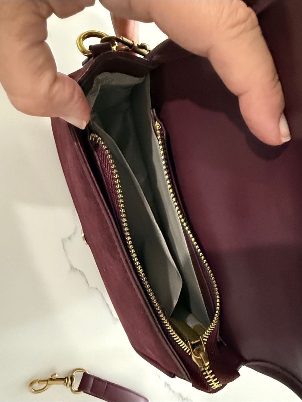 Classic Burgundy Crossbody Saddle Bag - Unbranded - Picture 5 of 8